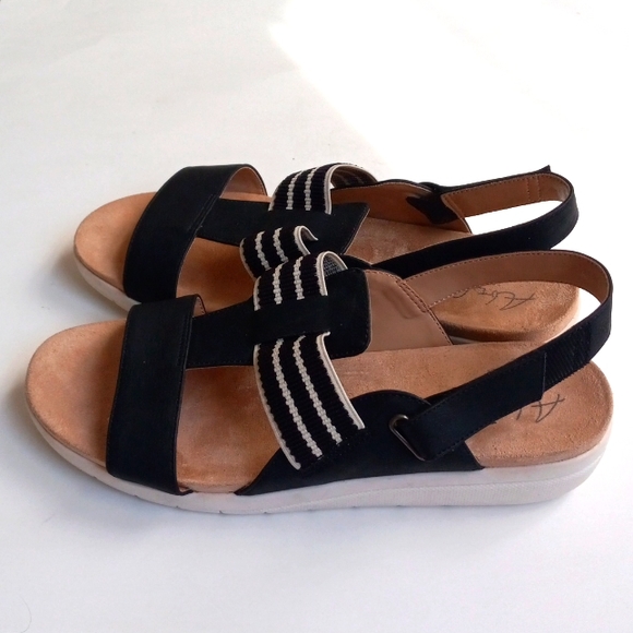 MEMORY FOAM SANDALS - Picture 2 of 6